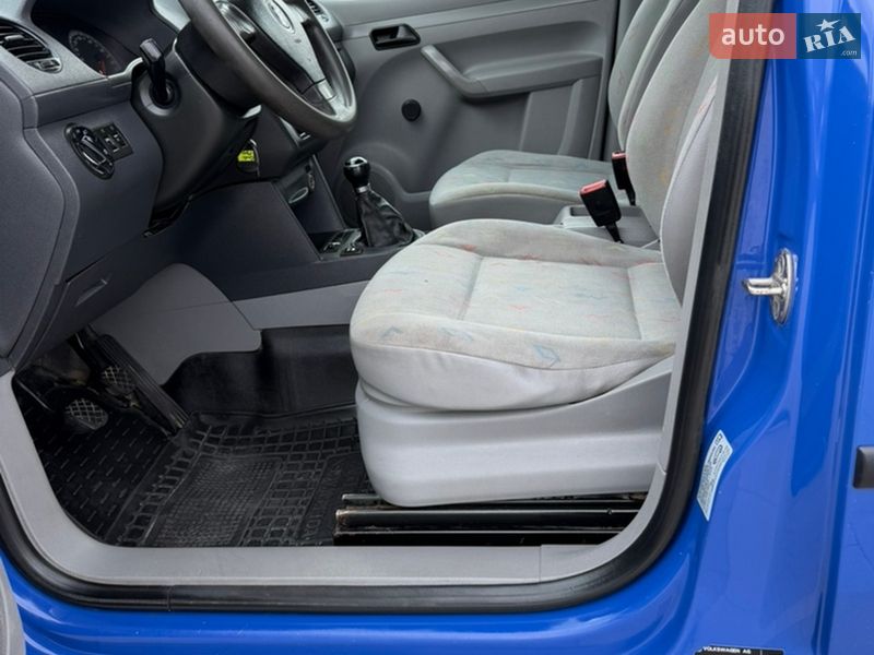 Вантажний фургон Volkswagen Caddy 2008 в Кам'янець-Подільському