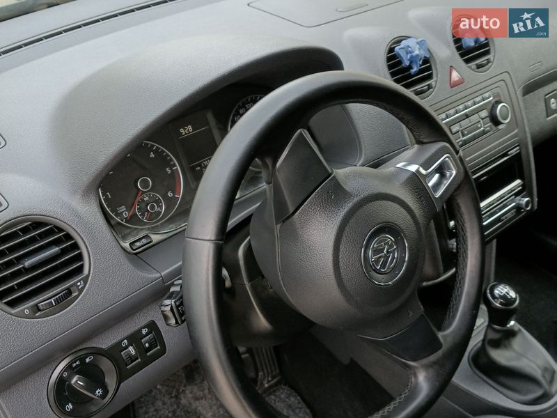 Мінівен Volkswagen Caddy 2013 в Чернівцях