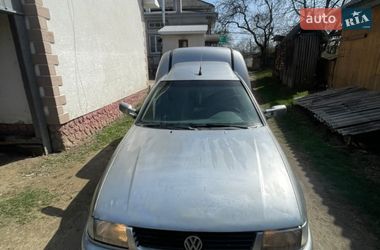 Вантажний фургон Volkswagen Caddy 2000 в Чернівцях