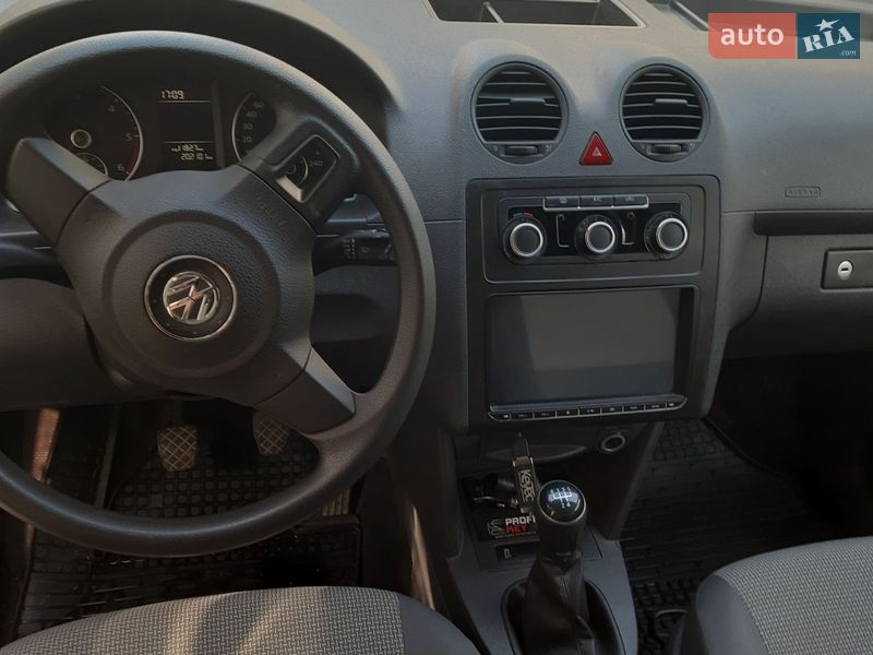 Минивэн Volkswagen Caddy 2013 в Ужгороде