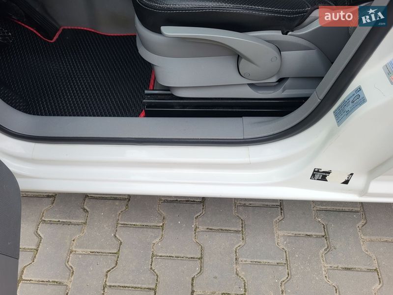 Минивэн Volkswagen Caddy 2006 в Хмельницком