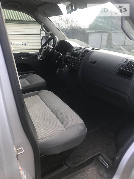 Універсал Volkswagen Caravelle 2010 в Києві