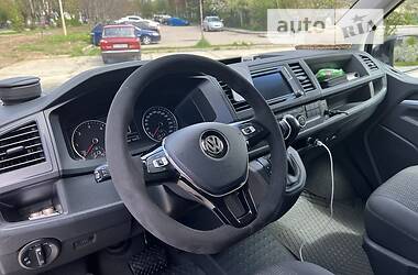 Минивэн Volkswagen Caravelle 2017 в Днепре
