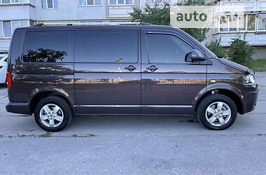 Минивэн Volkswagen Caravelle 2015 в Киеве