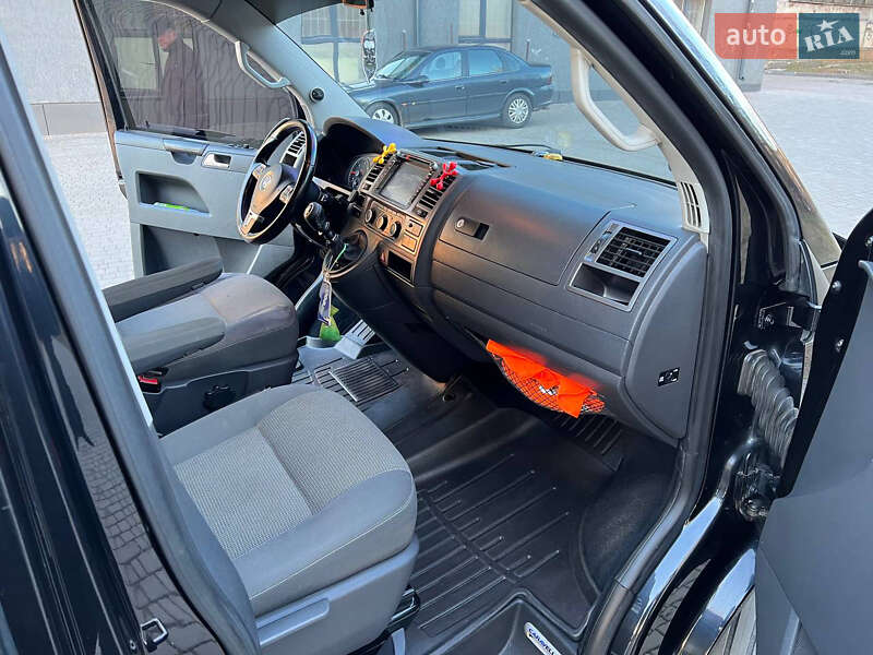 Мінівен Volkswagen Caravelle 2011 в Кривому Розі