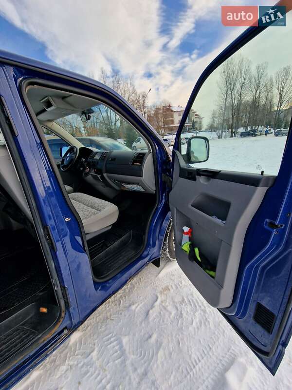 Минивэн Volkswagen Caravelle 2008 в Львове