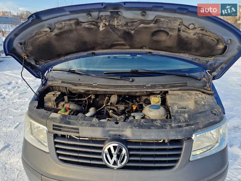 Минивэн Volkswagen Caravelle 2008 в Львове