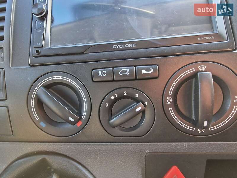 Минивэн Volkswagen Caravelle 2008 в Львове