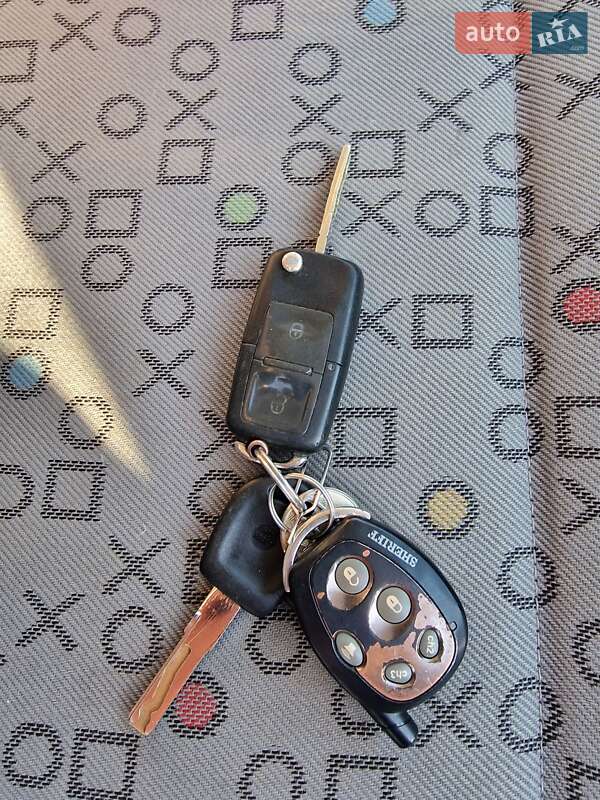 Минивэн Volkswagen Caravelle 2008 в Львове