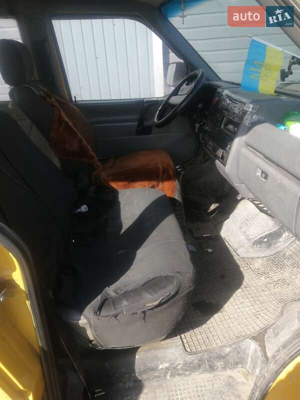 Минивэн Volkswagen Caravelle 1994 в Сколе