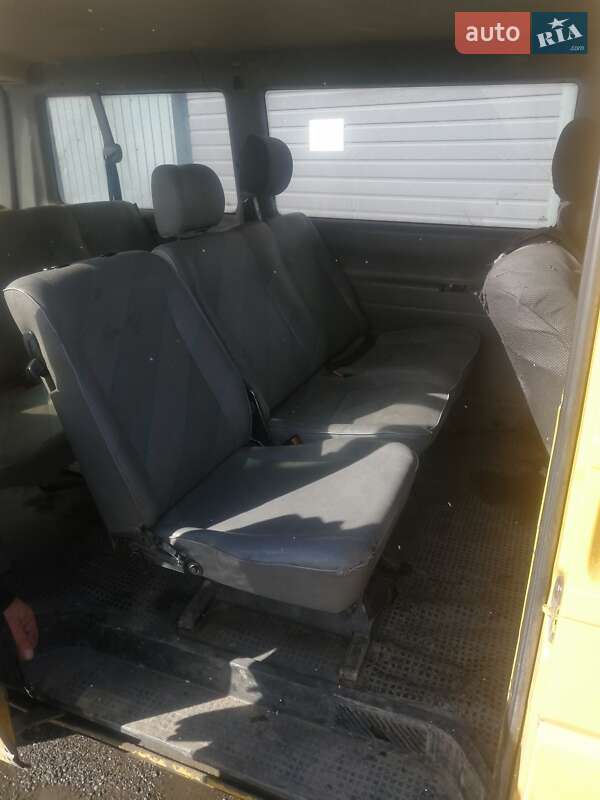 Минивэн Volkswagen Caravelle 1994 в Сколе