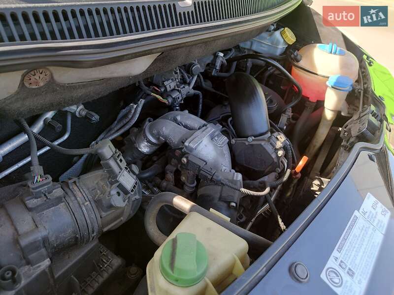 Минивэн Volkswagen Caravelle 2012 в Киеве