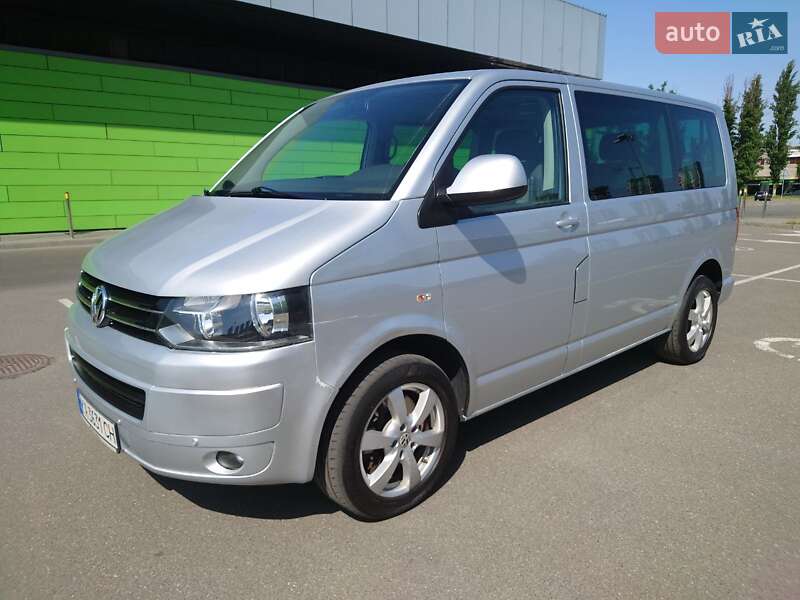 Минивэн Volkswagen Caravelle 2012 в Киеве