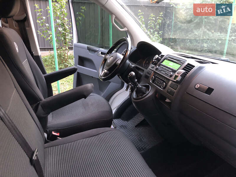 Минивэн Volkswagen Caravelle 2014 в Тернополе
