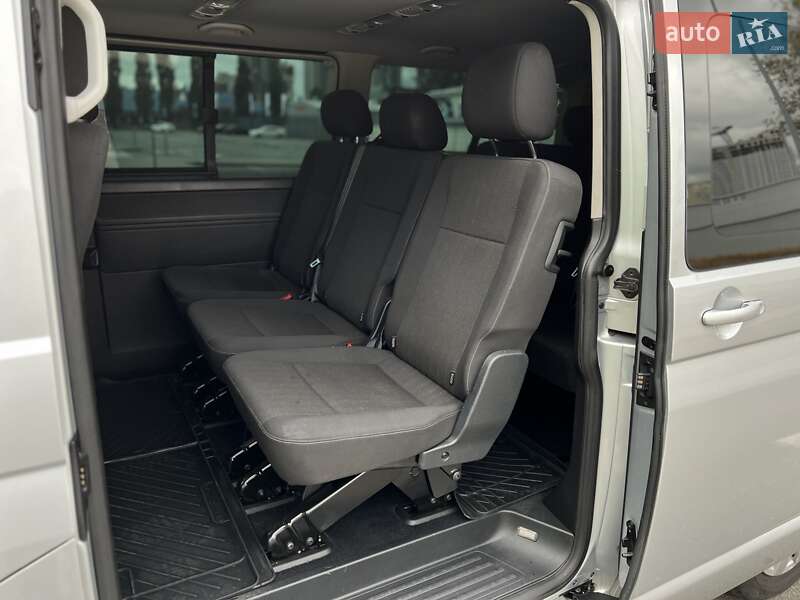 Минивэн Volkswagen Caravelle 2016 в Киеве