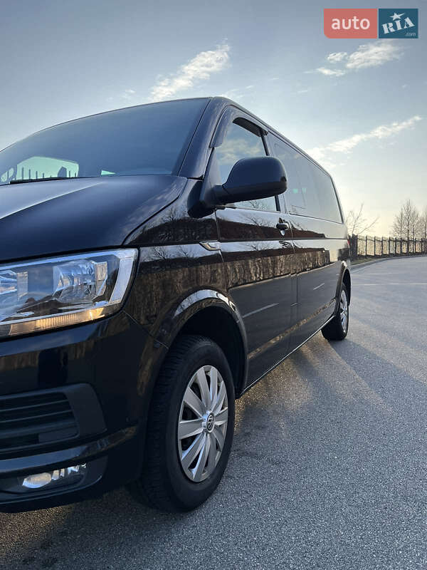 Минивэн Volkswagen Caravelle 2015 в Киеве