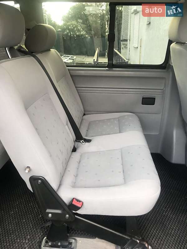 Мінівен Volkswagen Caravelle 2006 в Хмельницькому