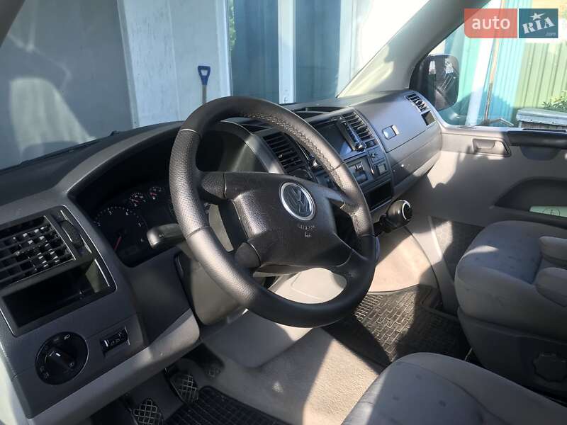 Мінівен Volkswagen Caravelle 2006 в Хмельницькому