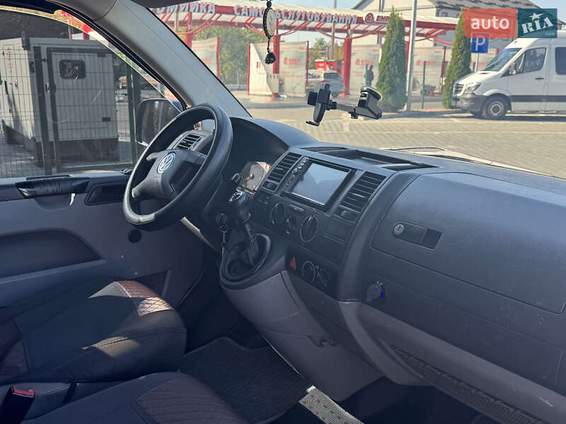Минивэн Volkswagen Caravelle 2006 в Виннице