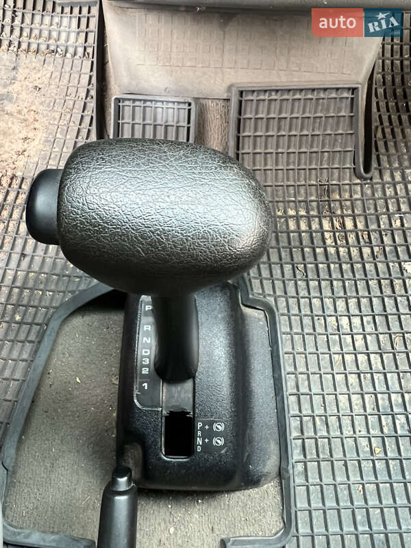 Минивэн Volkswagen Caravelle 1998 в Бобрике