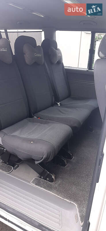 Минивэн Volkswagen Caravelle 2005 в Черновцах