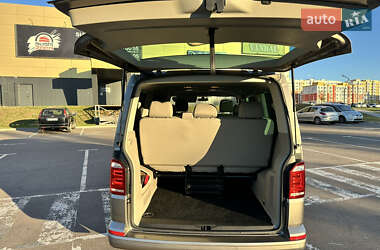 Минивэн Volkswagen Caravelle 2015 в 