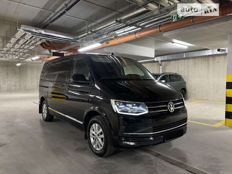 Минивэн Volkswagen Caravelle 2017 в 