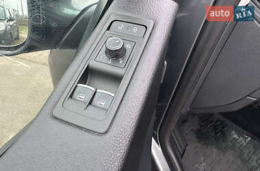 Минивэн Volkswagen Caravelle 2019 в 