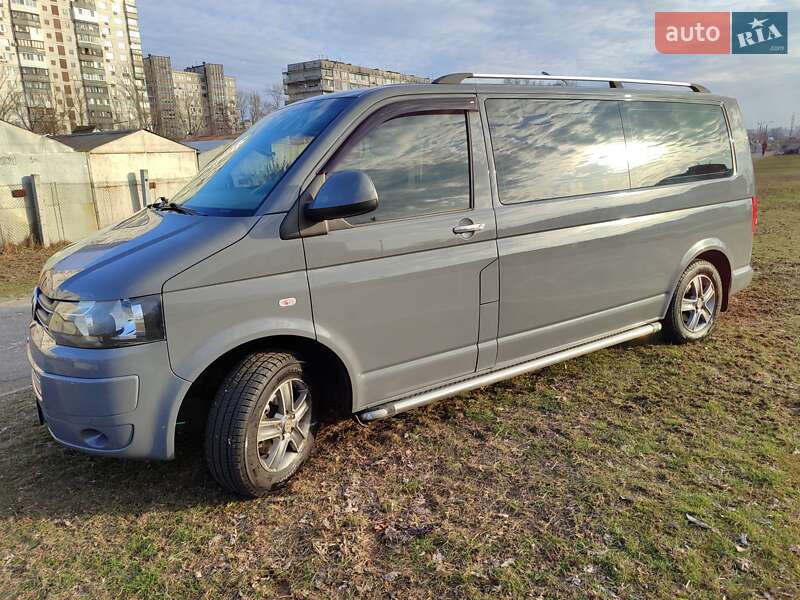 Мінівен Volkswagen Caravelle 2011 в Києві