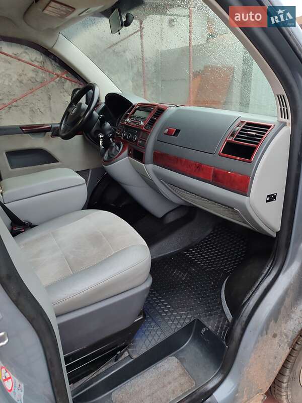 Мінівен Volkswagen Caravelle 2011 в Києві