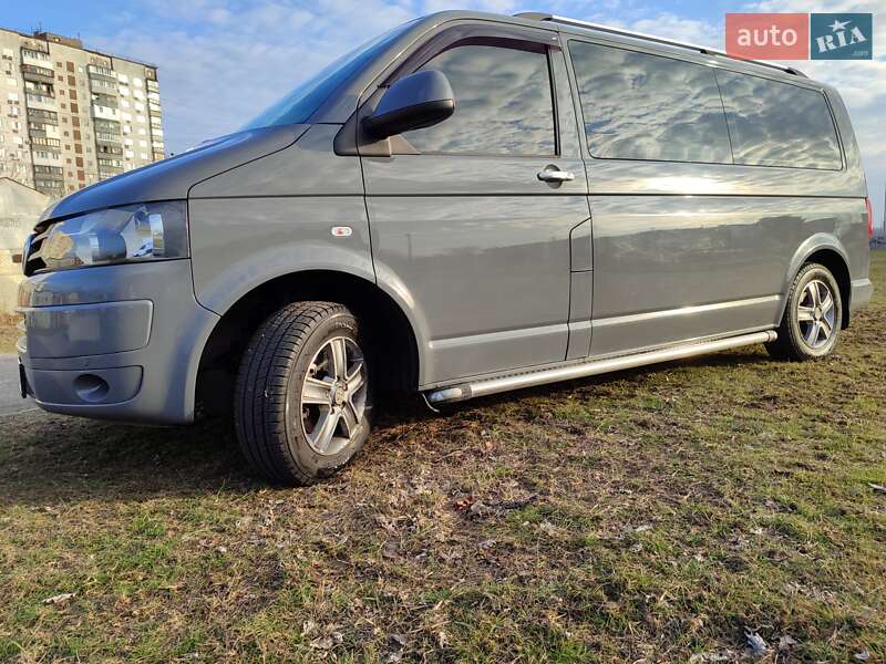 Мінівен Volkswagen Caravelle 2011 в Києві