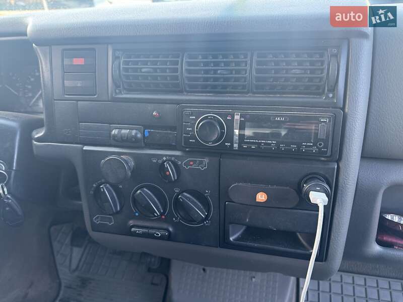 Минивэн Volkswagen Caravelle 1998 в Ровно