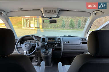 Минивэн Volkswagen Caravelle 2011 в Сваляве