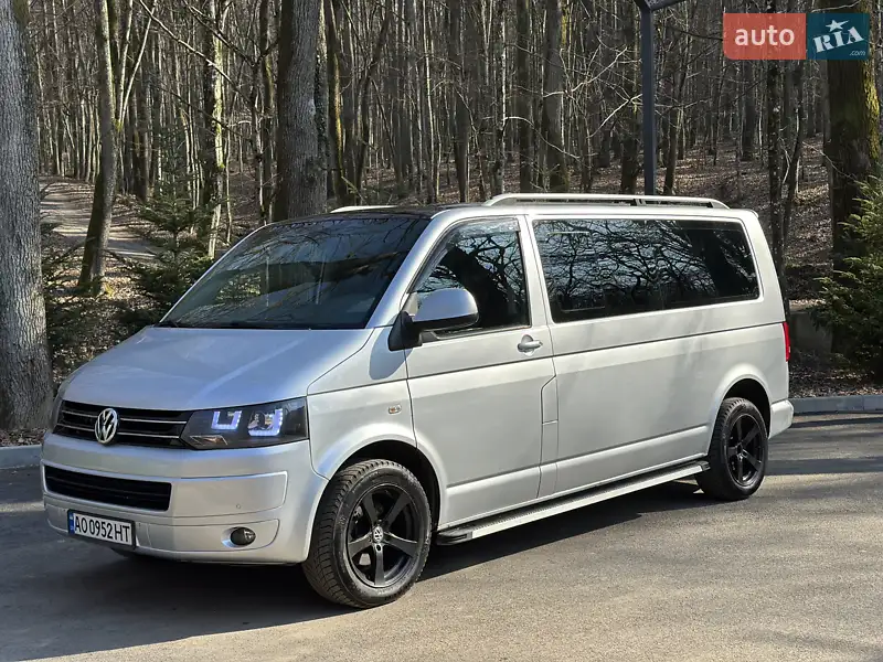 Минивэн Volkswagen Caravelle 2012 в 