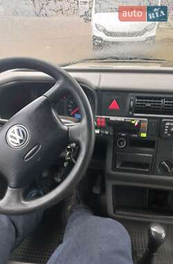Минивэн Volkswagen Caravelle 2002 в Нововолынске
