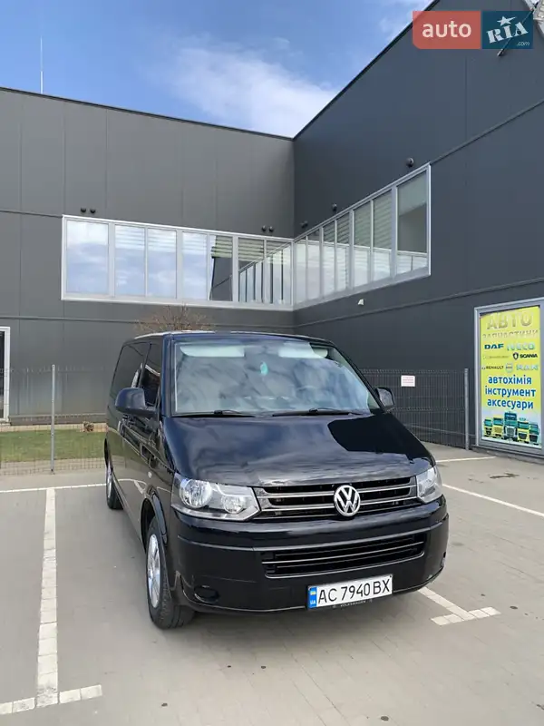 Минивэн Volkswagen Caravelle 2011 в 