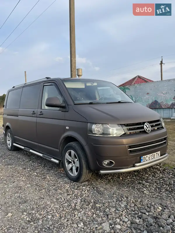 Volkswagen Caravelle 2011