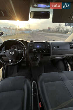 Минивэн Volkswagen Caravelle 2011 в 