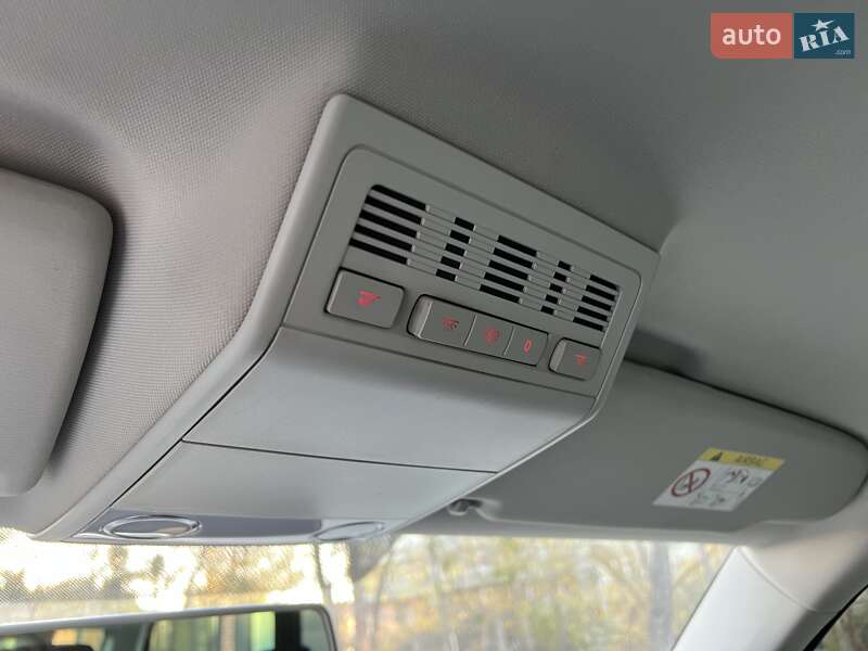 Мінівен Volkswagen Caravelle 2015 в Львові
