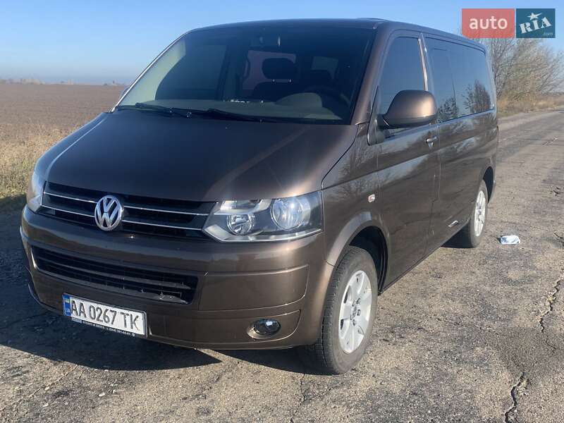 Мінівен Volkswagen Caravelle 2015 в Києві