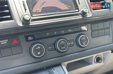 Минивэн Volkswagen Caravelle 2018 в 