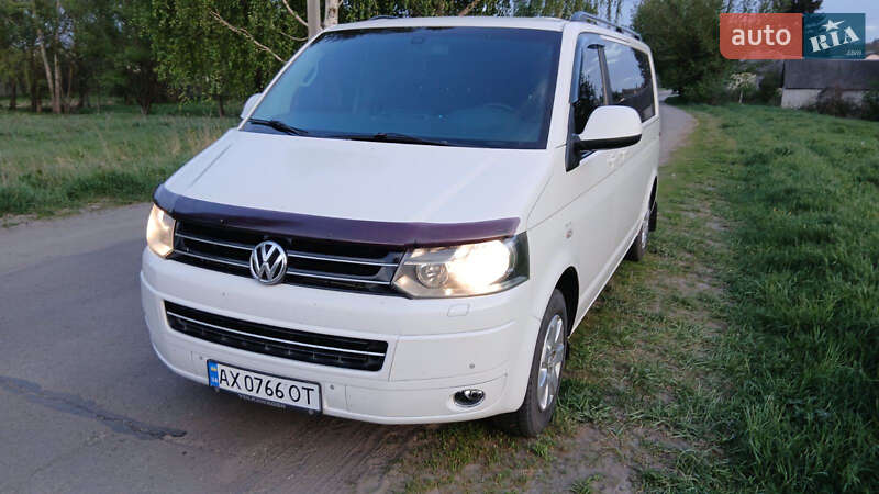 Volkswagen Caravelle 2012