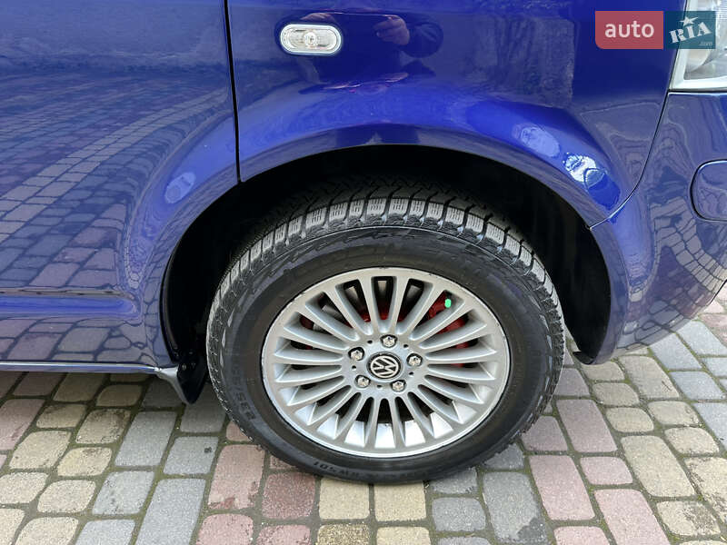 Минивэн Volkswagen Caravelle 2006 в Черновцах