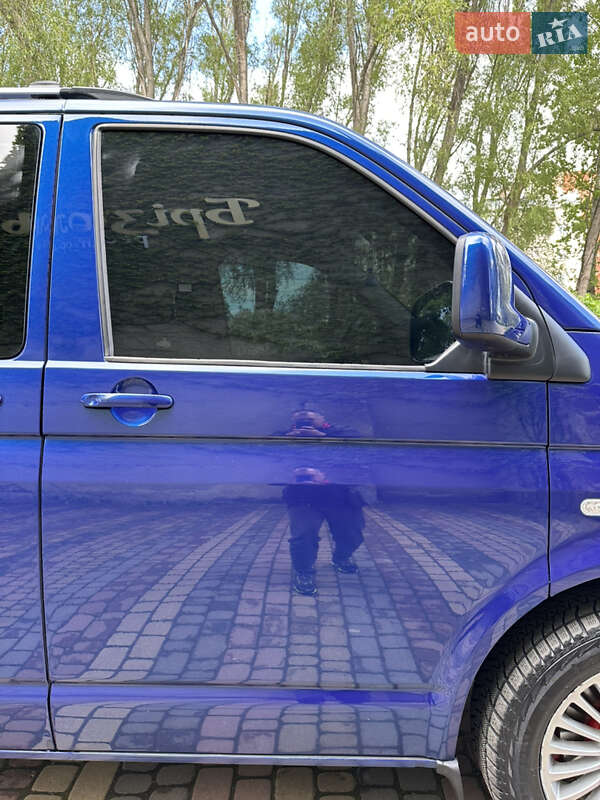Минивэн Volkswagen Caravelle 2006 в Черновцах