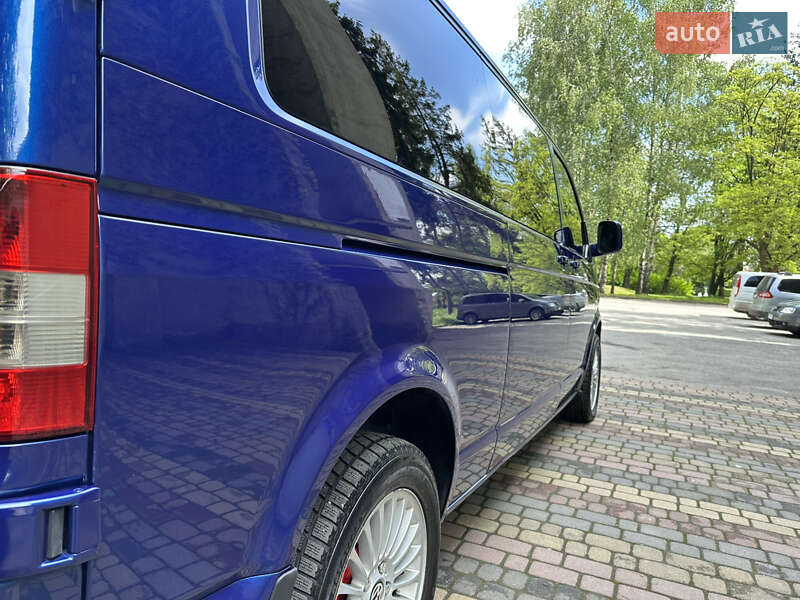 Минивэн Volkswagen Caravelle 2006 в Черновцах
