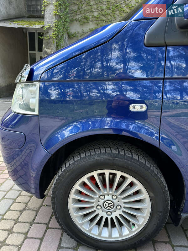 Минивэн Volkswagen Caravelle 2006 в Черновцах