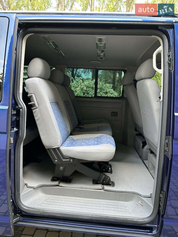 Минивэн Volkswagen Caravelle 2006 в Черновцах