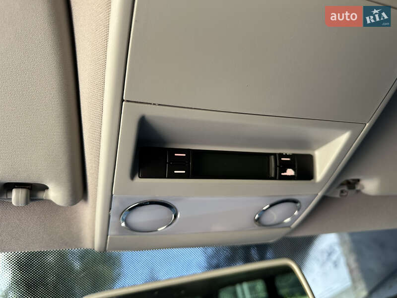 Минивэн Volkswagen Caravelle 2006 в Черновцах