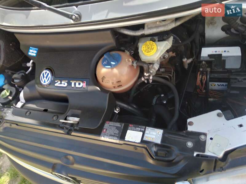 Мінівен Volkswagen Caravelle 2001 в Могилів-Подільському