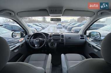 Минивэн Volkswagen Caravelle 2013 в 